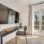 In With Private Pool & Panoramic Mountain Views マルベーリャ