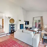 In With Private Pool & Panoramic Mountain Views ヴィラ