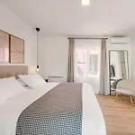 In With Private Pool & Panoramic Mountain Views 마르베야