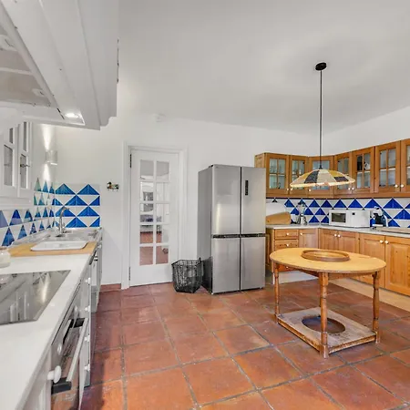 In With Private Pool & Panoramic Mountain Views Вилла Марбелья