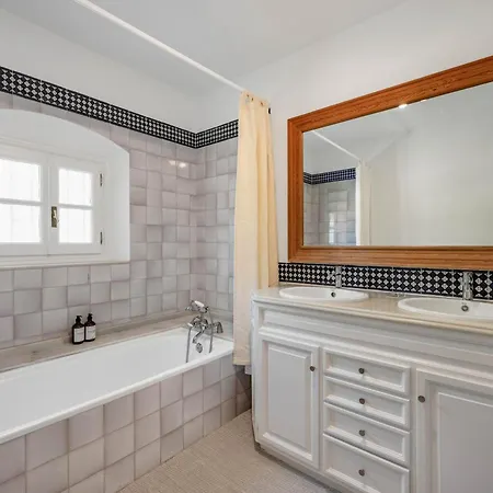 In With Private Pool & Panoramic Mountain Views *