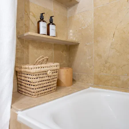 In With Private Pool & Panoramic Mountain Views * מארבלה