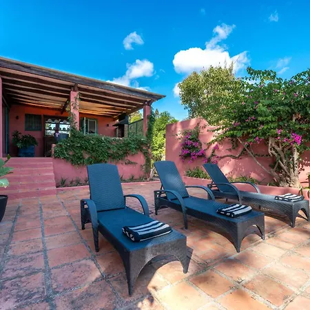 In With Private Pool & Panoramic Mountain Views *