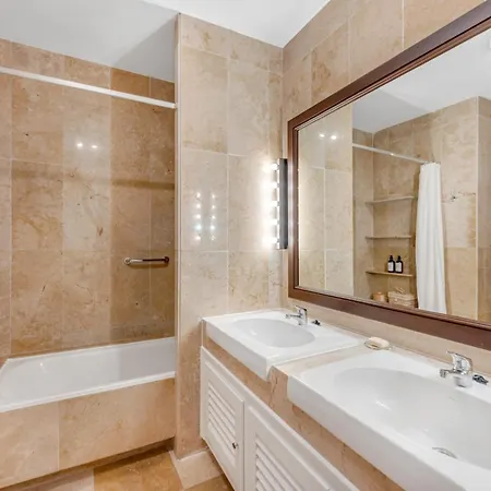 In With Private Pool & Panoramic Mountain Views וילה מארבלה