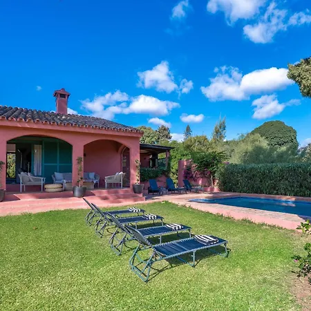 In With Private Pool & Panoramic Mountain Views Вілла