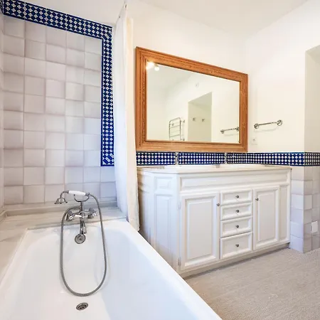 In With Private Pool & Panoramic Mountain Views Villa Marbella