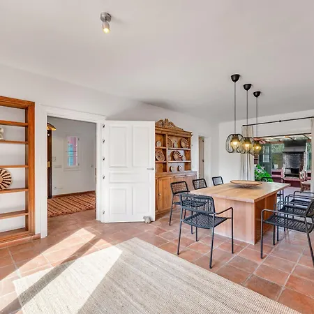 In With Private Pool & Panoramic Mountain Views מארבלה