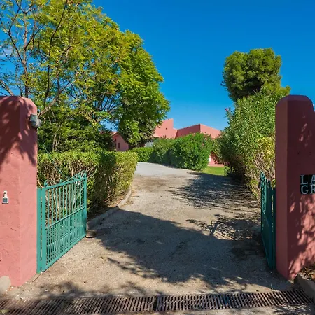 In With Private Pool & Panoramic Mountain Views Вілла