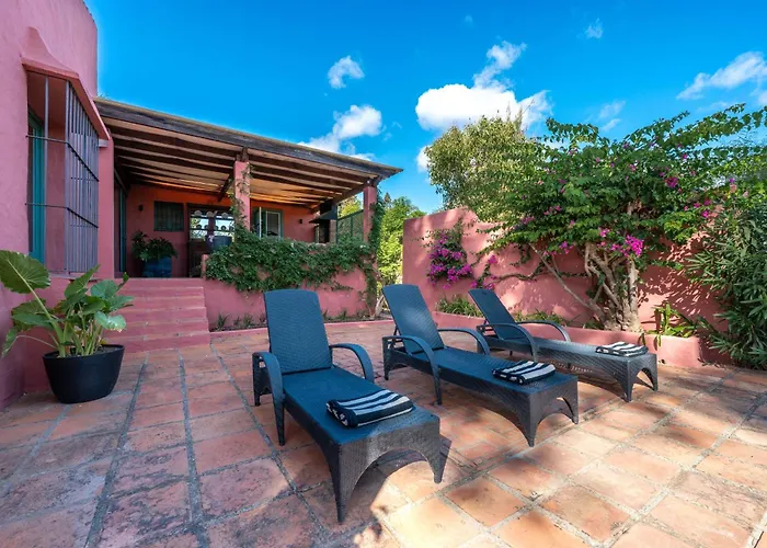 In With Private Pool & Panoramic Mountain Views *