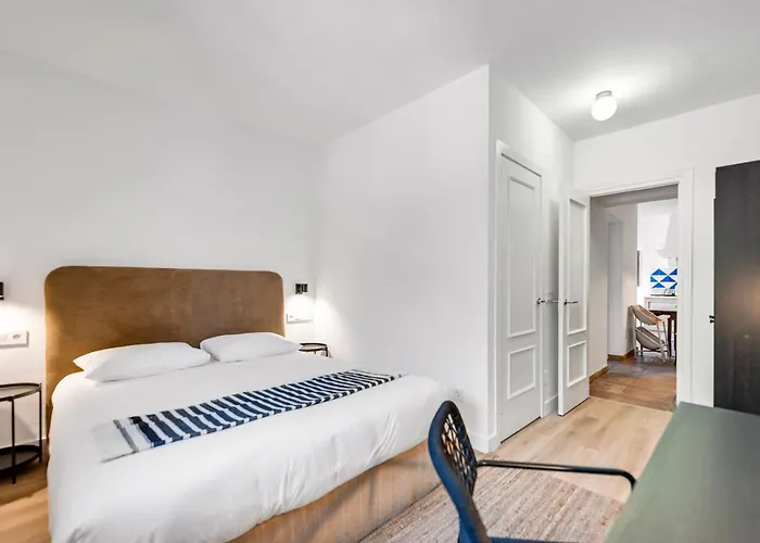 In With Private Pool & Panoramic Mountain Views