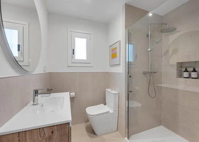 In With Private Pool & Panoramic Mountain Views