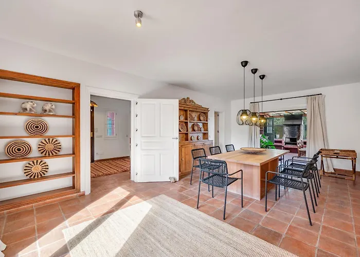 In With Private Pool & Panoramic Mountain Views Marbella