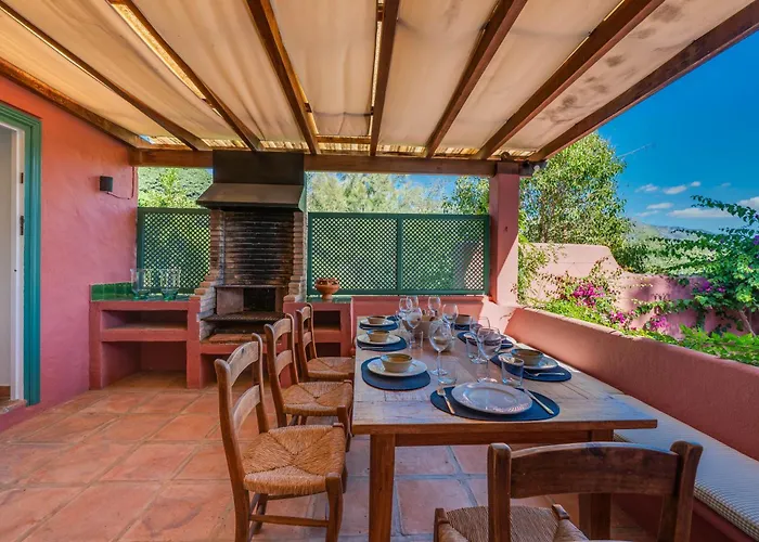 In With Private Pool & Panoramic Mountain Views Marbella