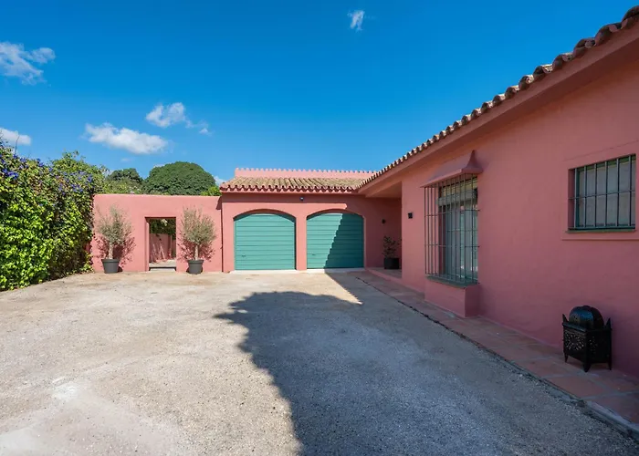 In With Private Pool & Panoramic Mountain Views *