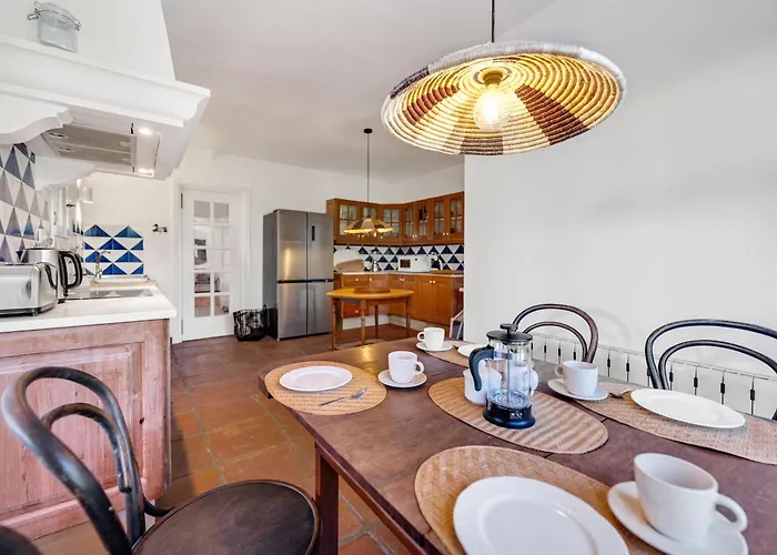 In With Private Pool & Panoramic Mountain Views Marbella