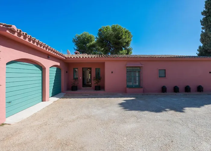 In With Private Pool & Panoramic Mountain Views *