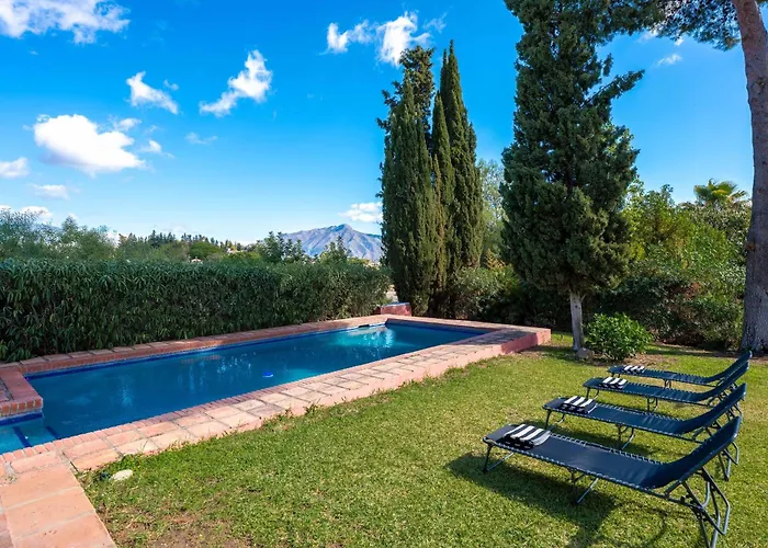 In With Private Pool & Panoramic Mountain Views *