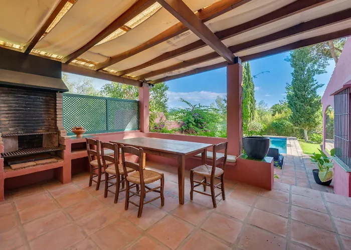 In With Private Pool & Panoramic Mountain Views Villa