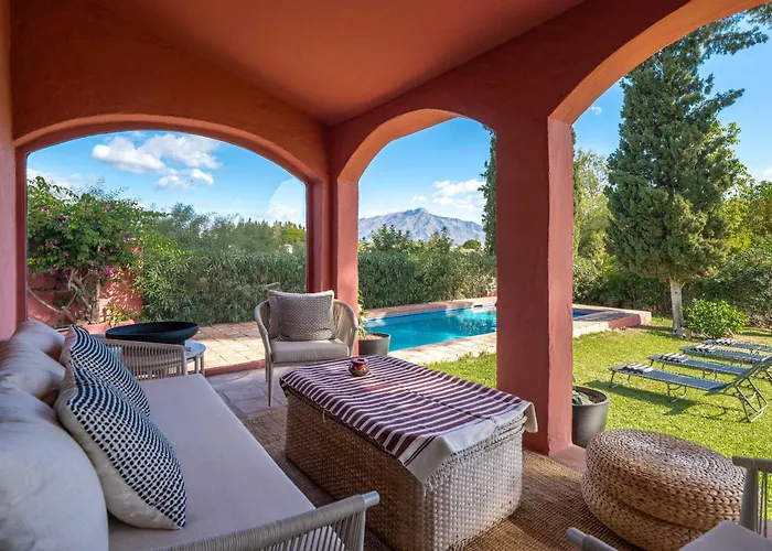 In With Private Pool & Panoramic Mountain Views Villa