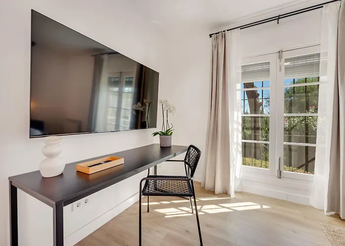 In With Private Pool & Panoramic Mountain Views Marbella