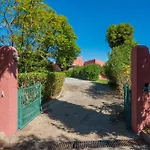 In With Private Pool & Panoramic Mountain Views Villa