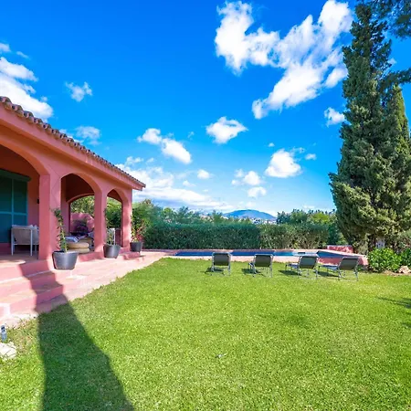 Villa In With Private Pool & Panoramic Mountain Views Marbella