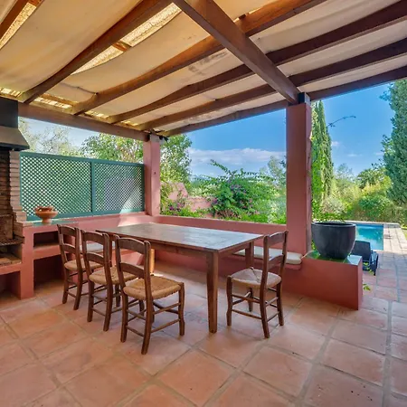 In With Private Pool & Panoramic Mountain Views וילה