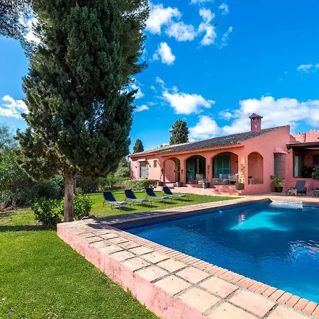 In With Private Pool & Panoramic Mountain Views Villa Marbella