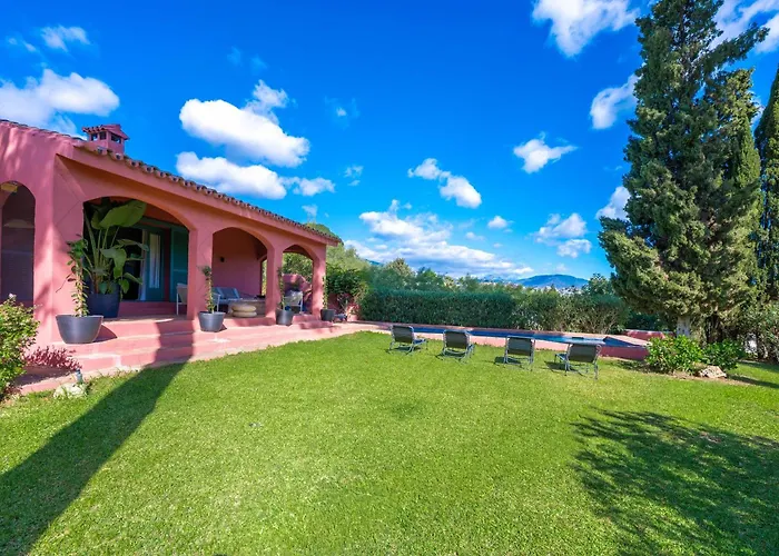 In With Private Pool & Panoramic Mountain Views * Marbella