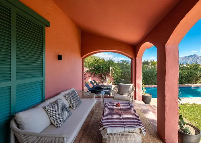 In With Private Pool & Panoramic Mountain Views Villa
