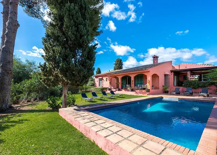 In With Private Pool & Panoramic Mountain Views Villa Marbella