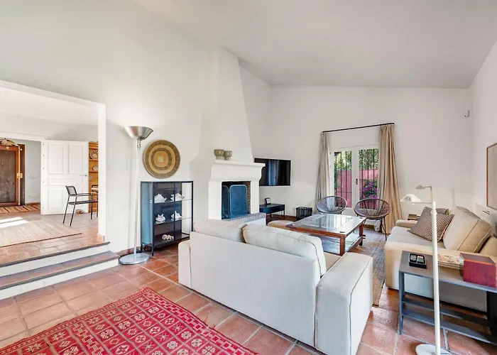 In With Private Pool & Panoramic Mountain Views Villa
