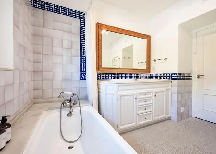 In With Private Pool & Panoramic Mountain Views Villa Marbella