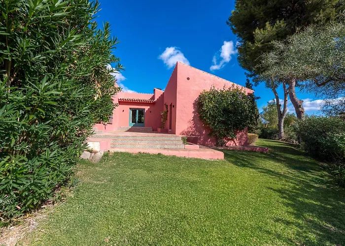 In With Private Pool & Panoramic Mountain Views Villa Marbella